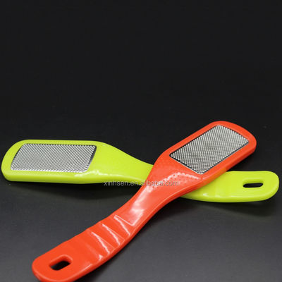 Καλή τιμή. Μεταλλική χαρακτική ταινία ποδιού Rasp Callus Remover με λαβή για νεκρό δέρμα σε απευθείας σύνδεση