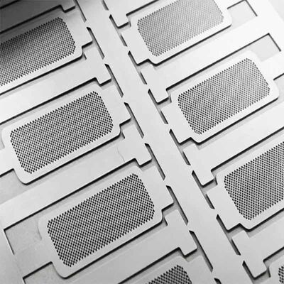 Καλή τιμή. Προχωρημένο χαραγμένο δίκτυο ομιλητών κινητών τηλεφώνων με υπερ-ακριβείς μικρο-τρύπες σε απευθείας σύνδεση